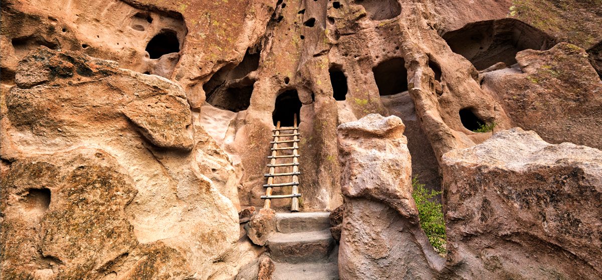 27902_SBK_stock-photo-cliff-dwellings-in-bandelier-national-monument-1623763150